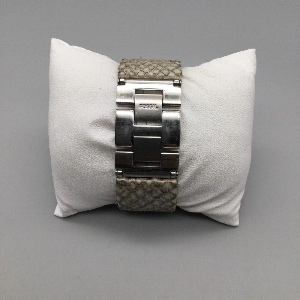 Fossil Womens Watch 24mm Silver Tone Dial Dress CE-2259 New Battery 6.5